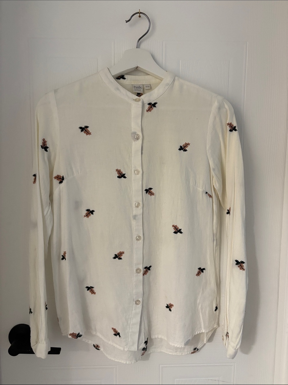 twik Cream Button-Down Shirt with Petite Floral Embroidery